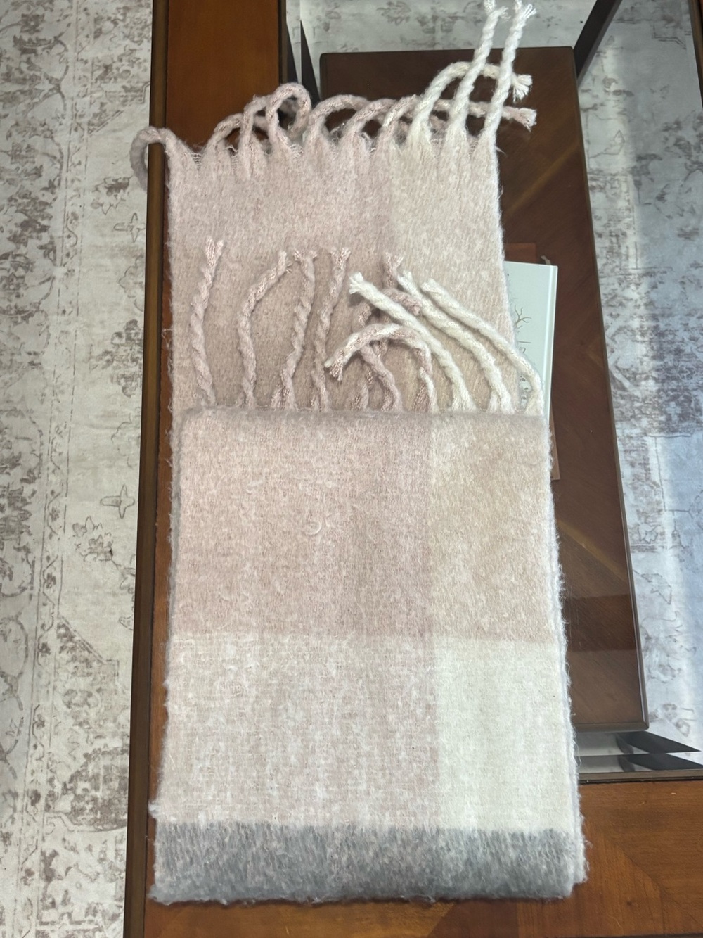 Banana Republic Soft Plaid Scarf in Pale Pink and Cream